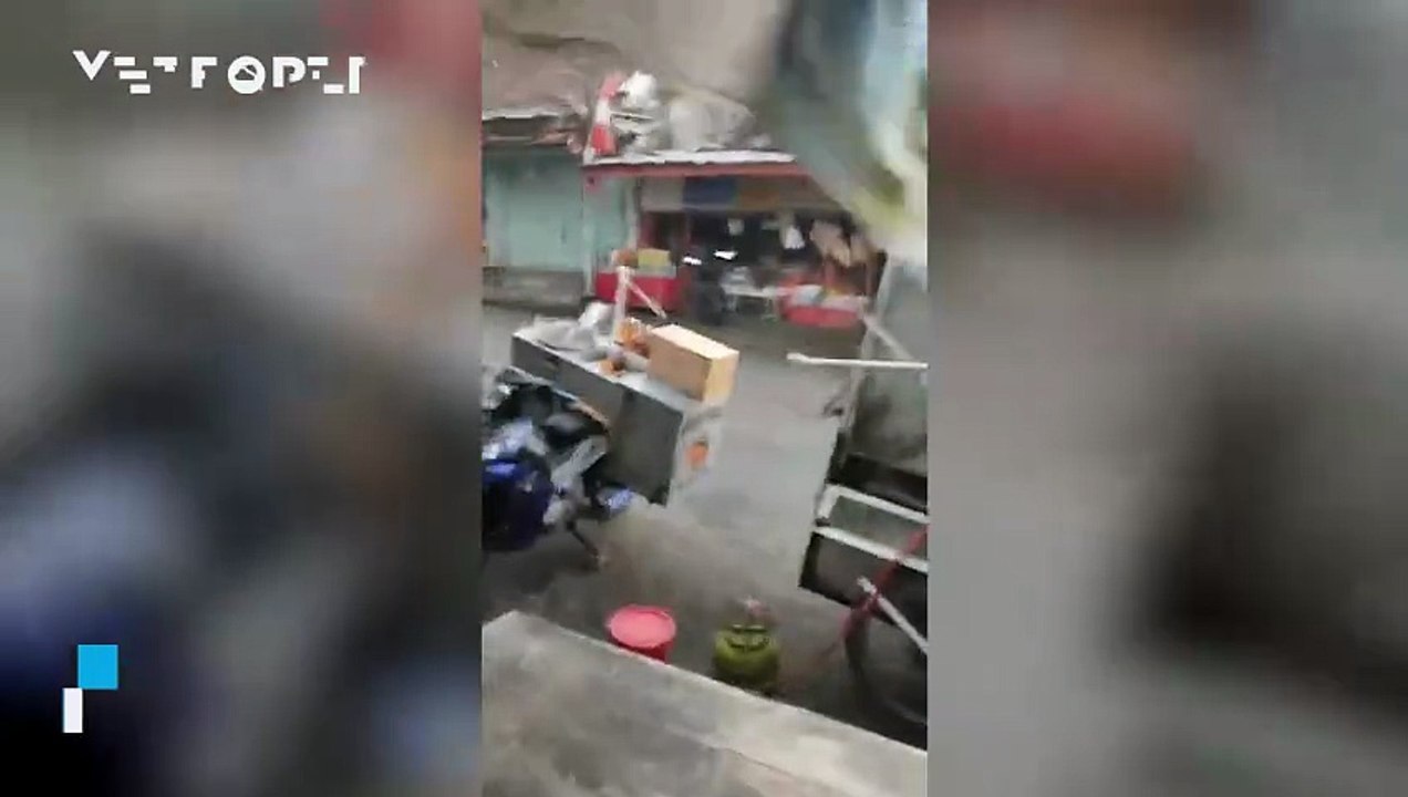 A tornado unleashes chaos in Karangpandan, Karanganyar