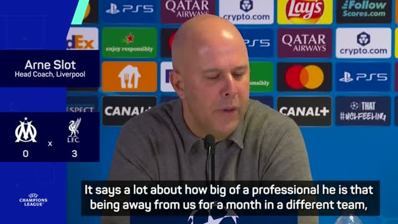 Slot hails 'professional' Salah after Liverpool return