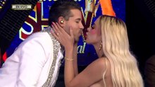 Con beso, Barbie convence al jurado