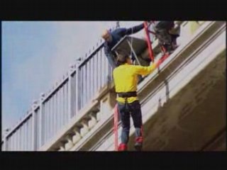 Yes Man - bungee stunt