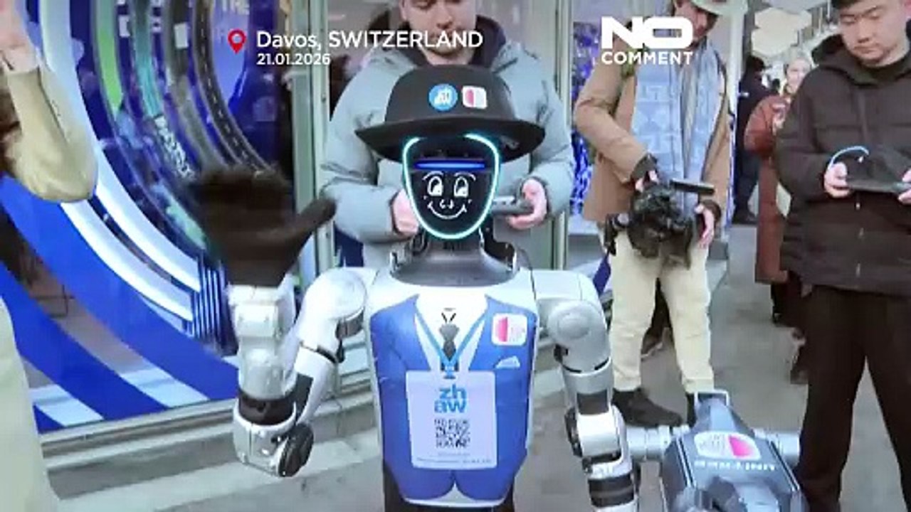 Roboterparade zieht durch die Straßen von Davos