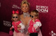 Paris Hilton faz raro comentário sobre relação entre os filhos