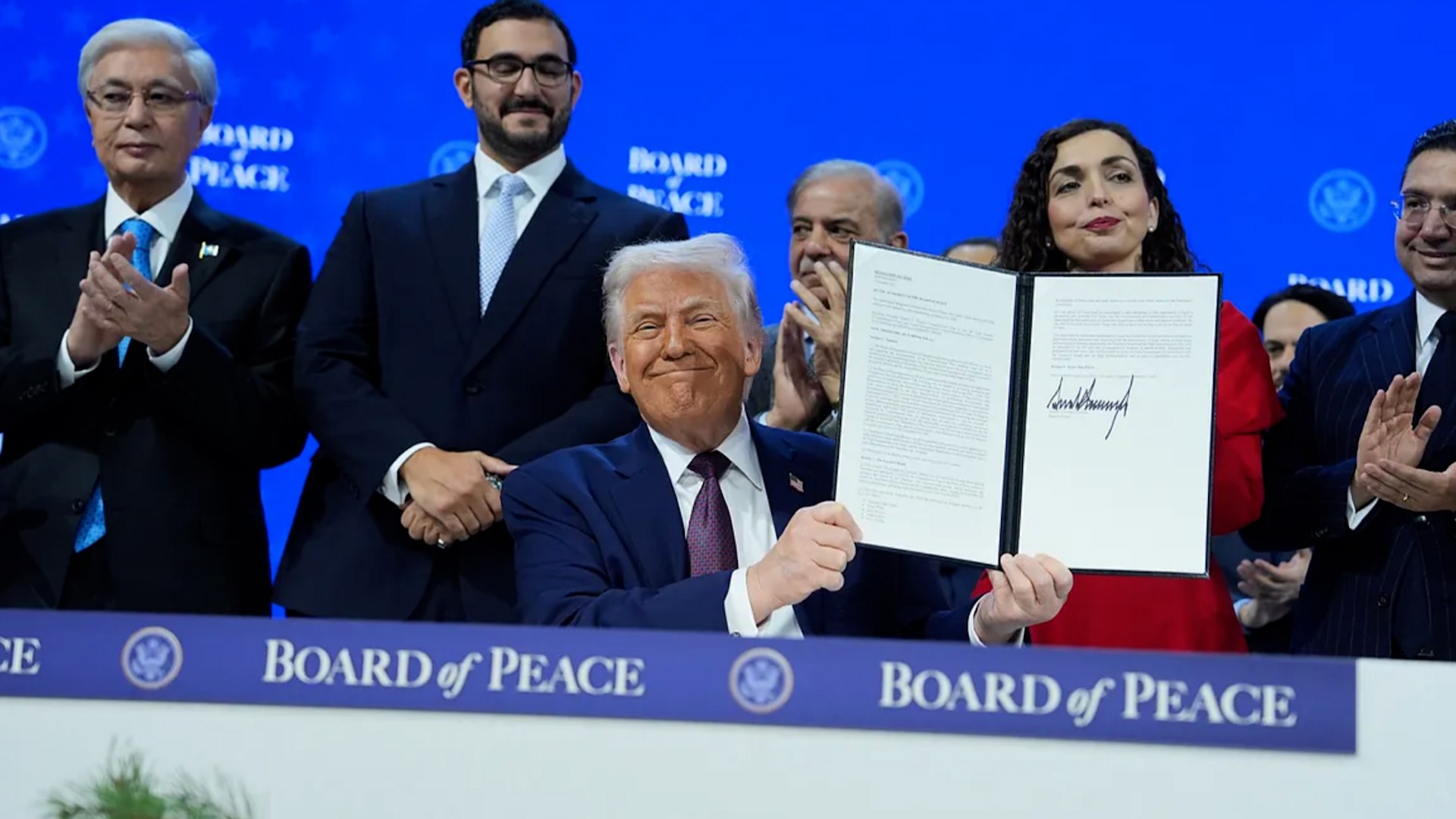 Trump vuelve a acusar a España de no cumplir con el gasto del 5% en defensa: "Quieren aprovecharse"