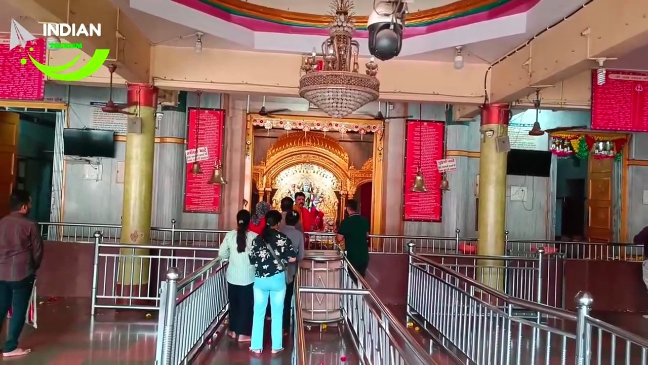 सूरत का चमत्कारी अंबिका निकेतन मंदिर | Complete Darshan + History ...