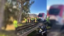 Choca un tren de pasajeros contra el brazo de una grúa en Alumbres (Cartagena)
