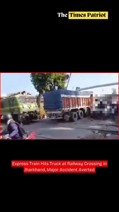 Express Train Hits Truck at Railway Crossing in Jharkhand, Major Accident Averted