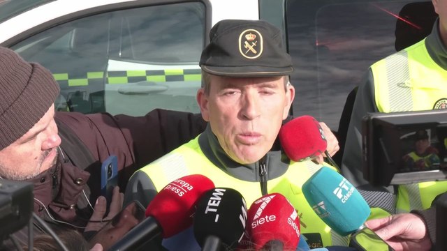 Los primeros guardia civiles en llegar al accidente: Venía gente desde la oscuridad