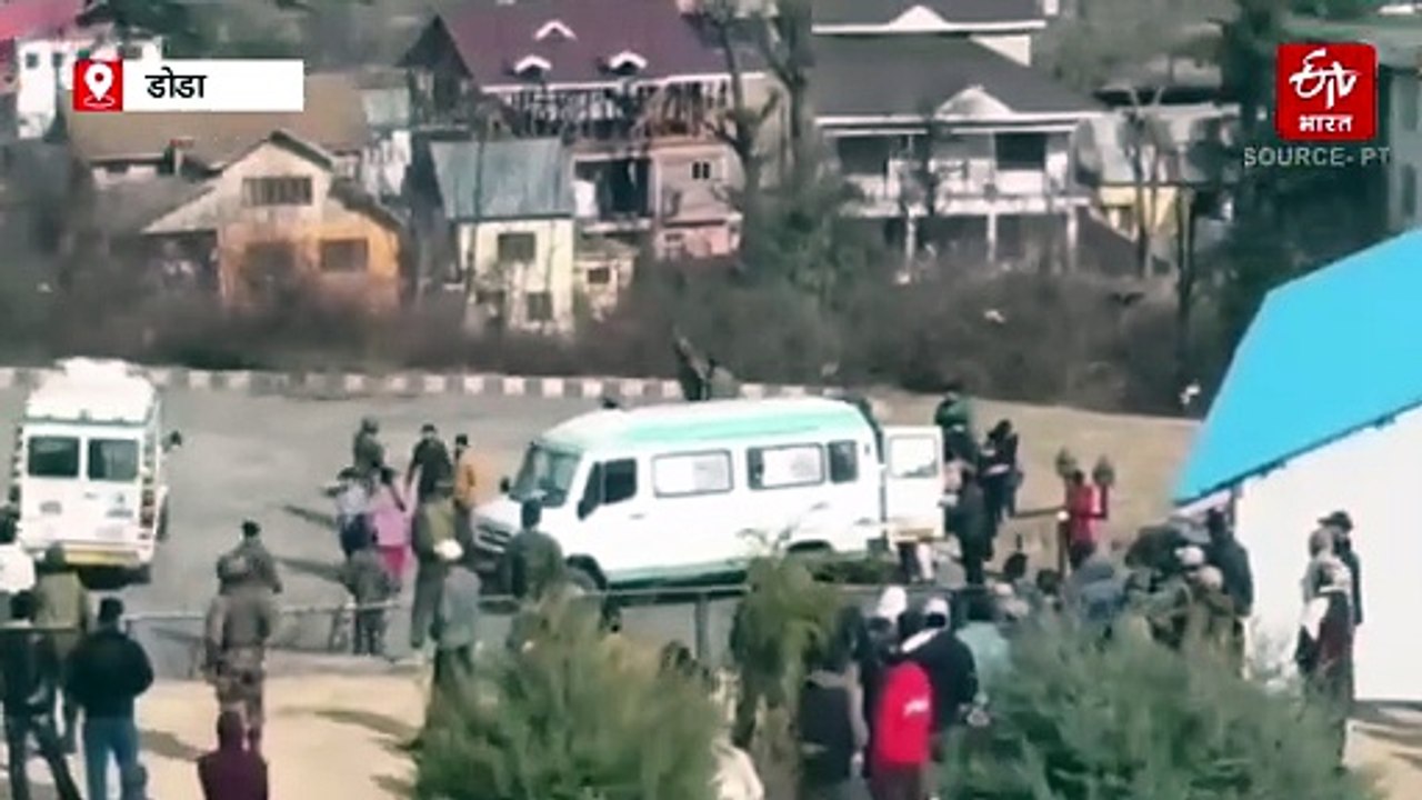 जम्मू-कश्मीर के डोडा में बड़ा हादसा: सेना का बुलेट प्रूफ वाहन खाई में गिरा, 10 जवानों की मौत, 11 घायल