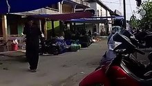 Suasana pasar pengalihan Keritang Indragiri hilir pagi hari pedagang standby menunggu pembeli