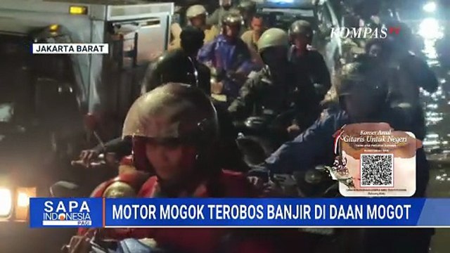 Terobos Banjir di Daan Mogot, Pengendara Motor Terpaksa Menuntun Kendaraan | SAPA PAGI