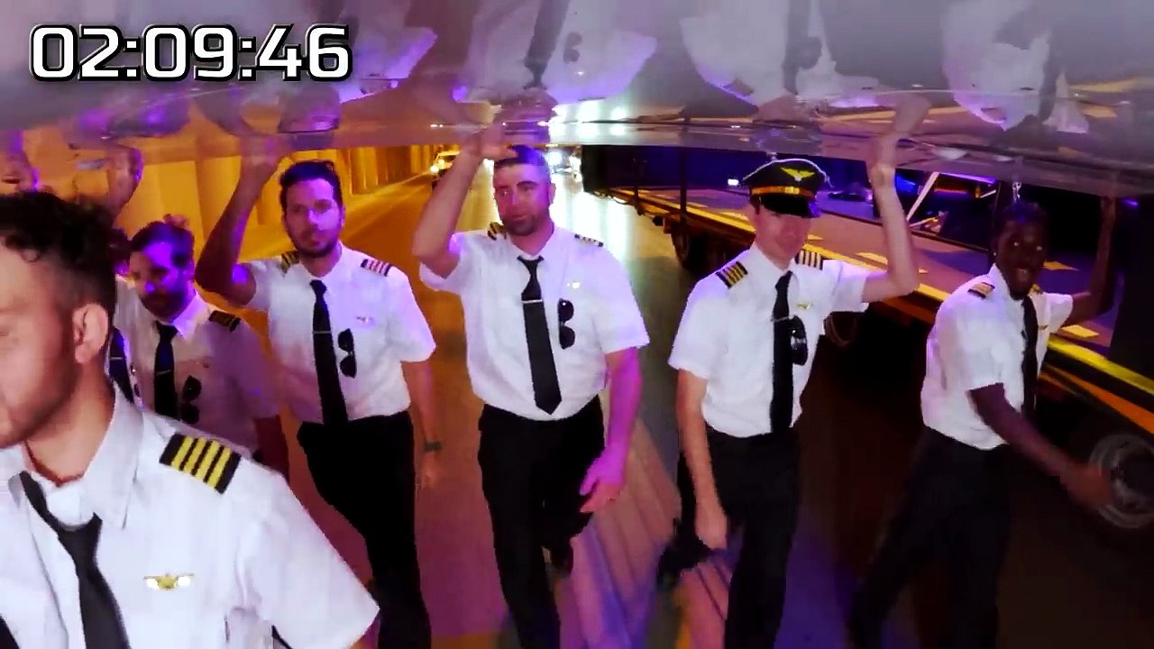 100 Pilots Fight For A Private Jet
