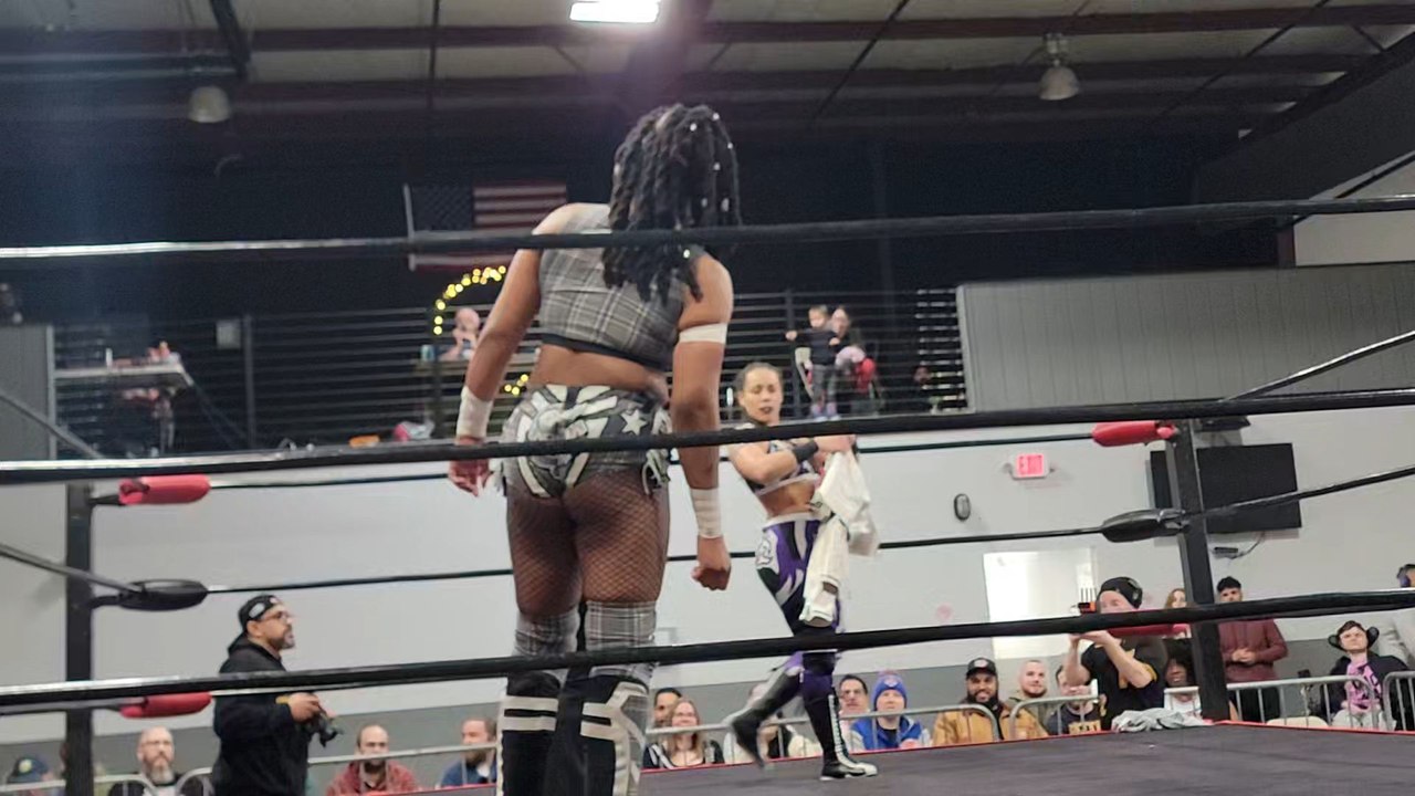 Harleen Looez vs Jasmine Howe