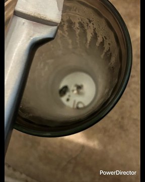 JA ME BAJÓ DEL COCHE Y UNA CHICA BIEN GUAPA ALTA RUBIA BLANCA ESTÁ MUY CHAVALA ENTONCES DIJE PUTO VIEJO EL CHOFER VOZ DE PROFETA Y ESA CHICA ES? YA LA HABIA VISTO PERO NO OBSERVADO Y LA VERDAD ES MUY ALTA ESTA MUY ALTA SI NO ES MEXICANA ME GUSTA OJO