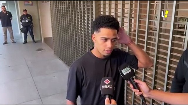 Brenner chega ao Rio para assinar com o Vasco