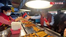江啟臣黃昏市場發春聯 攤商喊「市長凍蒜」
