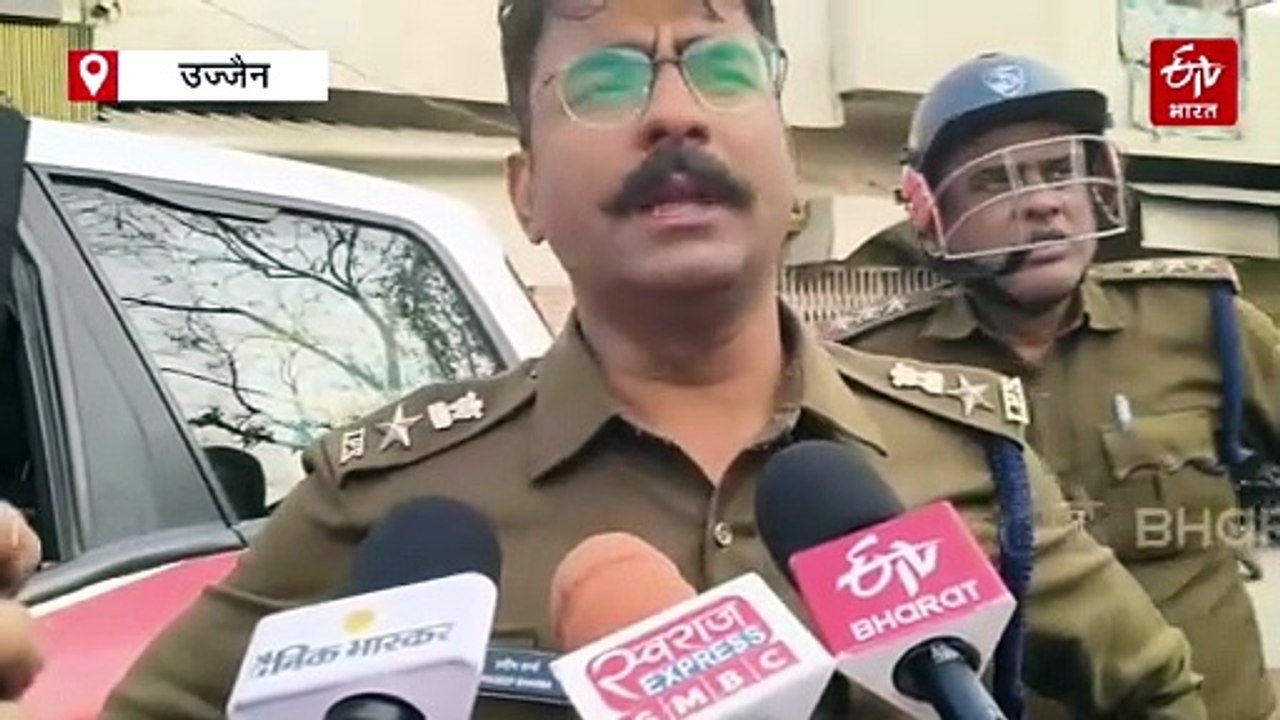 उज्जैन में दो समुदायों में तनाव के बाद घरों में घुसकर तोड़-फोड़, उपद्रवियों ने बसें और दुकानें फूंकी