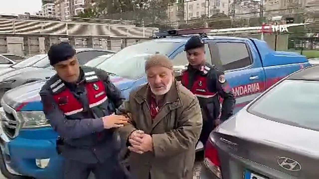 Kardeş kavgası kanlı bitti: 71 yaşındaki ağabey kardeşini darp etti