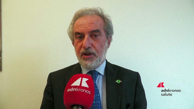 Fumo: Perrone (Aiom), ‘causa 90mila morti ogni anno, ora aumentare costo sigarette’