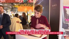 Chivite firma en el libro de condolencias del stand andaluz