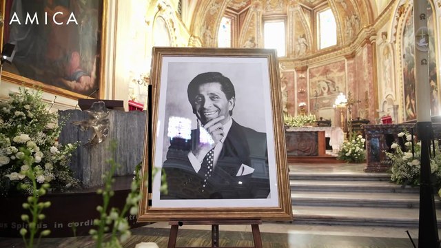 Da Anne Hathaway a Donatella Versace: le star ai funerali di Valentino. Il video