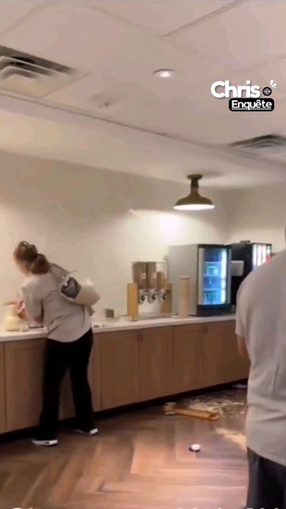 Elle est viré après avoir terminé de préparer le petit-déjeuner