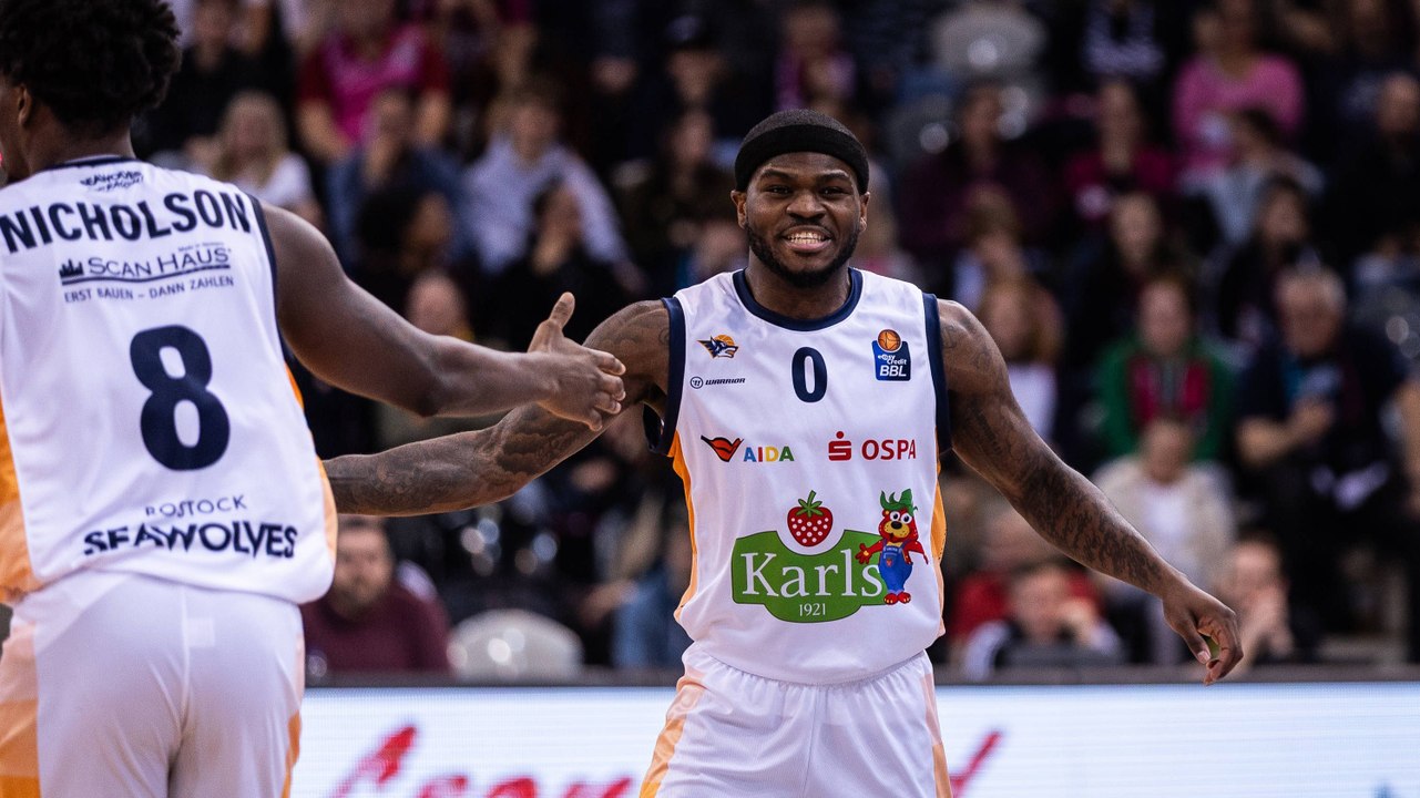 Crockett trifft Dreier - Seawolves marschieren