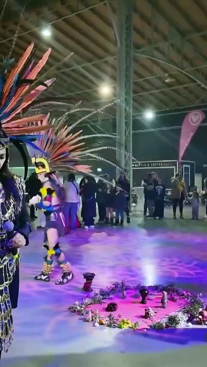 Elfenbeinküste beeindruckt beim Schokoladefest: Botschafter besucht Stand in der Marx Halle