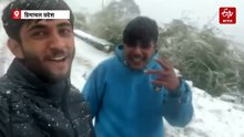 हिमाचल प्रदेशात हिमवृष्टी; पर्यटक घेत आहेत हिमवर्षावाचा आनंद, मात्र अनेक रस्त्यांवर वाहतूक ठप्प