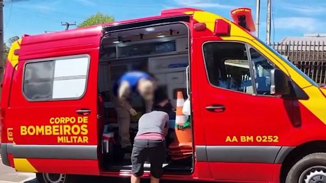 Motociclista fica ferida após escorregar em óleo na pista no bairro 14 de Novembro