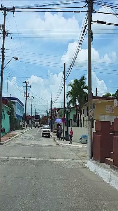Traversée de Taguasco, Sancti Spíritus 🇨🇺 | Recorriendo el pueblo (Cuba)