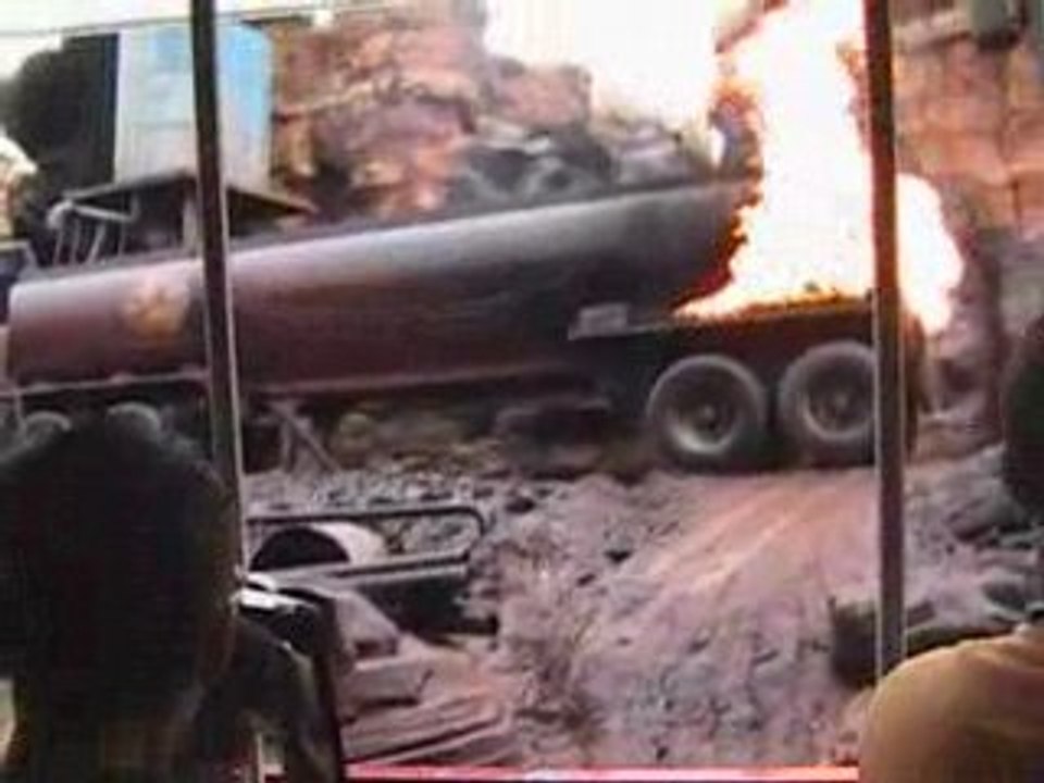 WDS Paris - Studios Tram Tour Earthquake Scene