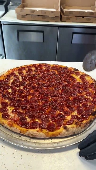 Large triple pepperoni pizza 🍕