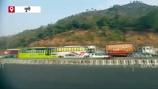 सुट्टीच्या दिवशी 'विचका'; पुणे-मुंबई महामार्गावर तब्बल ८ ते १० किलोमीटर वाहतूक कोंडी