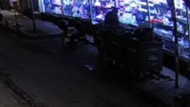 Başı olmayan cesedin çöp konteynerine bırakıldığı anların görüntüsü ortaya çıktı