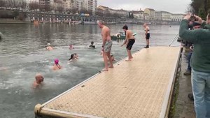 Cimento Invernale a Torino, gli Orsi Polari hanno sfidato il Po gelido