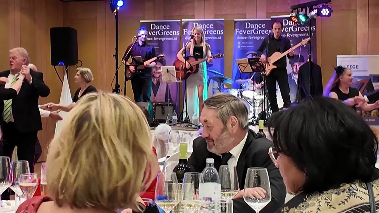 Wirtschaft trifft Gesellschaft: Ballpremiere in Groß-Enzersdorf