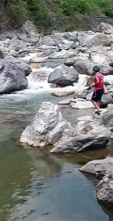 cast net fishing in Nepal |