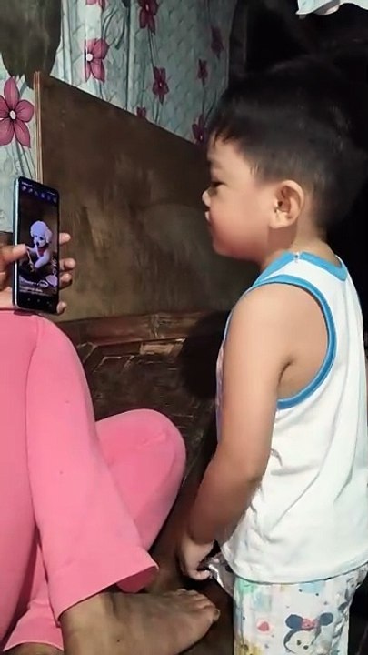 The dog is cooking daw matod pa ni Grey. Gipatan-aw siya sa reels sa iyang grandma Janet.