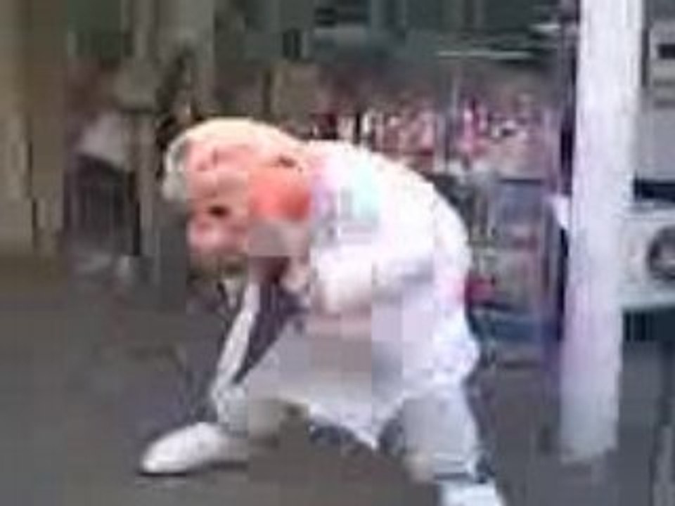 Dr. simi dancing