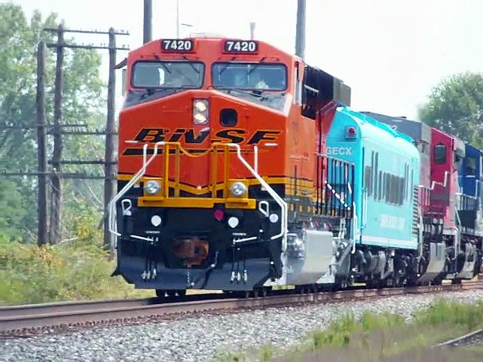Double GE test track action!!! - Trains Trains and more Trains!! (480p, h264, youtube)
