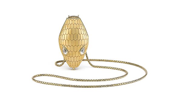 BVLGARI ICONS Minaudière : في حقيبة لا تتّسع لهاتف تسكن الثقافة وكثير من الفن