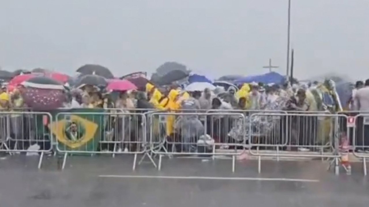 Fulmine durante la manifestazione pro Bolsonaro in Brasile: 89 feriti