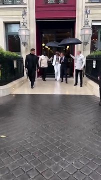 أيقونة الموضة لهذا الأسبوع: تشارليز ثيرون