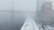 New York'ta kar fırtınası etkili oldu