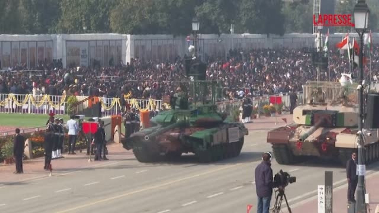 India celebra la festa della Repubblica, l'immensa parata militare a Nuova Delhi