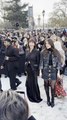 Vidéos - Sophie Marceau et sa fille Juliette Lemley - Arrivées au défilé Schiaparelli, au Petit Palais, en marge de la Fashion Week Haute Couture à Paris, France, le 26 janvier 2026.