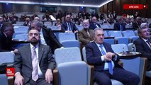 Cumhurbaşkanı Erdoğan, AK Parti'ye katılan 4 belediye başkanına rozetlerini taktı