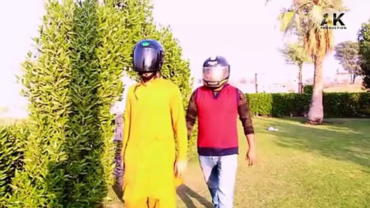 Meri Chappal Tere Sir Tay 😜 | Full Masti Song | Desi Comedy