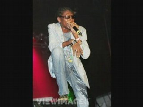 Vybz kartel -wine pon him