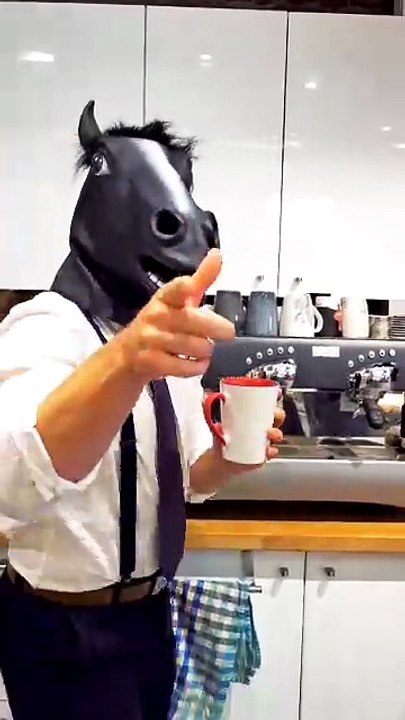 Improvised dance with coffee